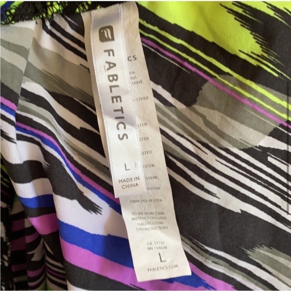 4/$20✨Fabletics Multicolor Striped Skorts - Picture 2 of 9